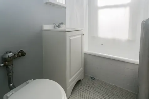4602 North Beacon Street Chicago IL 60640