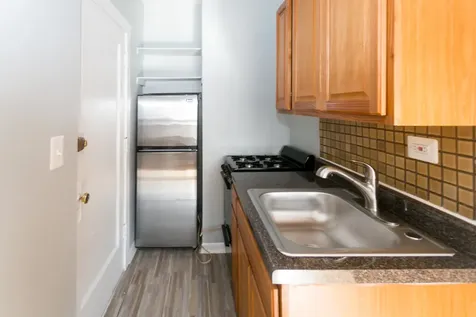 4602 North Beacon Street Chicago IL 60640