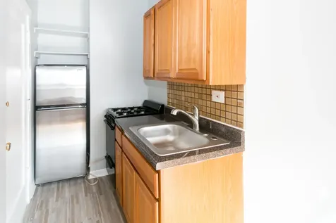 4602 North Beacon Street Chicago IL 60640