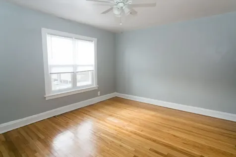 4602 North Beacon Street Chicago IL 60640