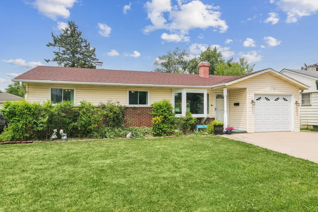 712 Saint Marys Parkway Buffalo Grove IL 60089