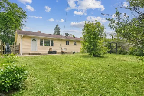 712 Saint Marys Parkway Buffalo Grove IL 60089