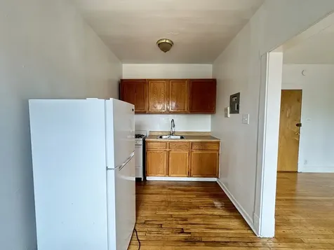 2432 North Linden Place Chicago IL 60647