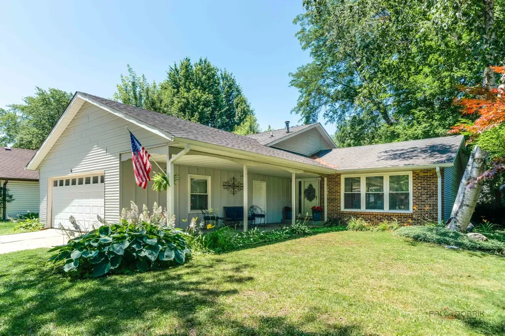 6 South Deerpath Drive Vernon Hills IL 60061