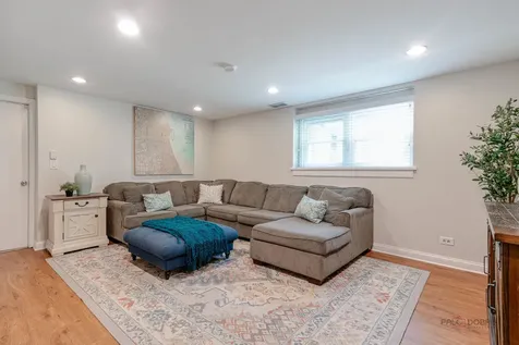 6 South Deerpath Drive Vernon Hills IL 60061