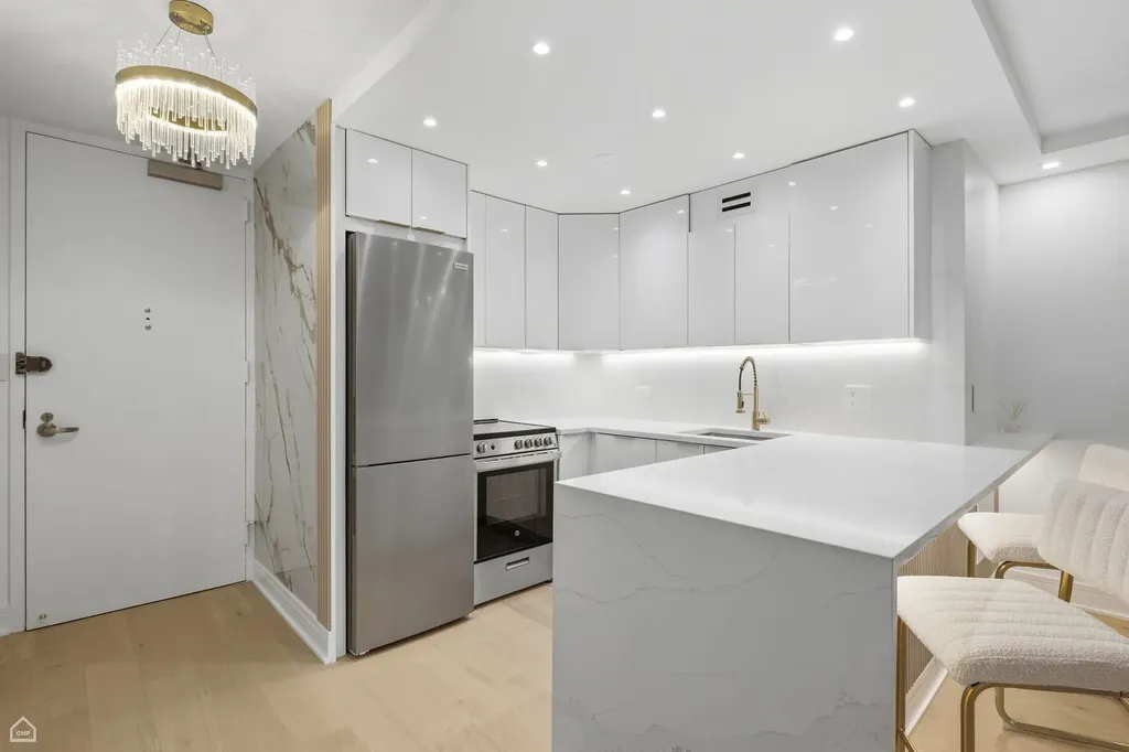 100 East Walton Street Chicago IL 60611