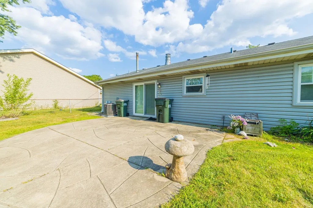 640 Rockhurst Road Bolingbrook IL 60440