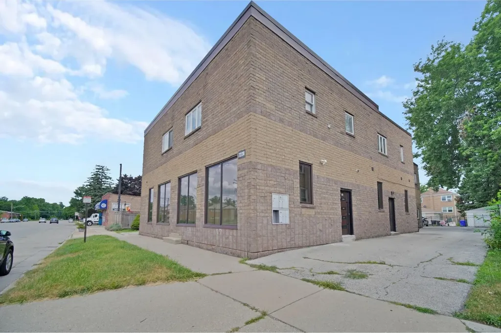 7228 39TH Street Lyons IL 60534