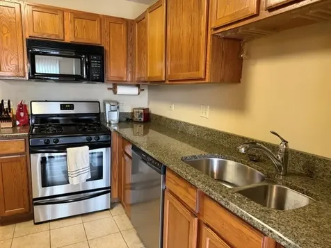 14 Dellwood Court Algonquin IL 60102