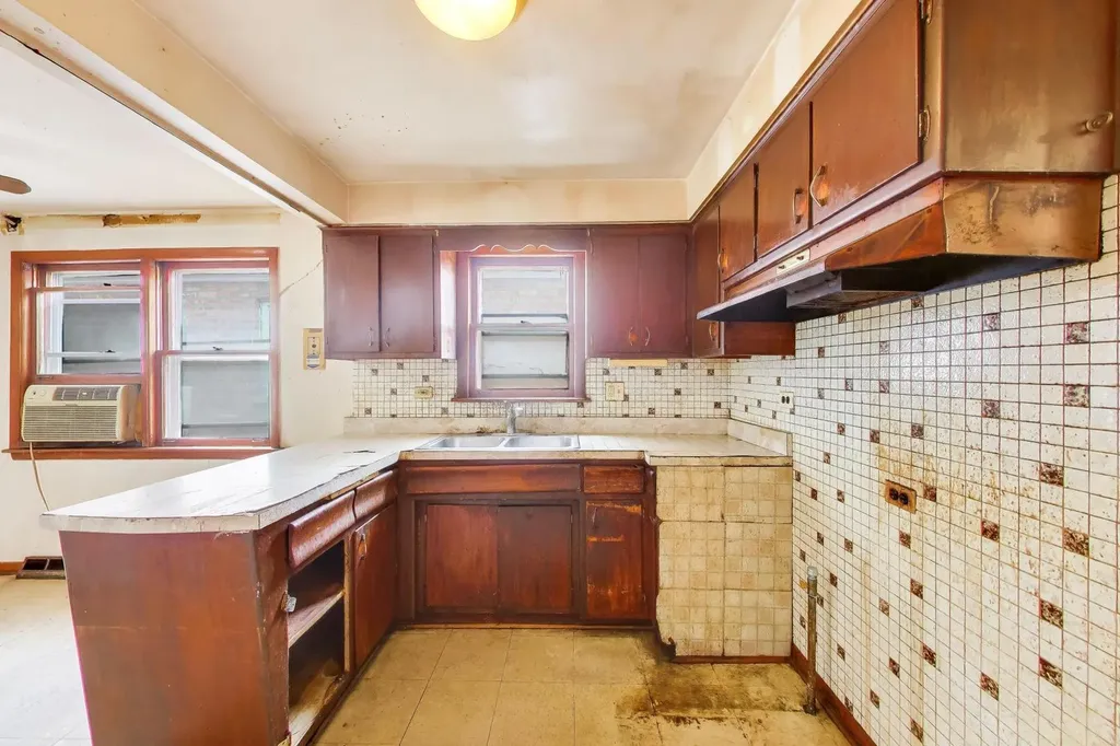 6506 South Laflin Street Chicago IL 60636