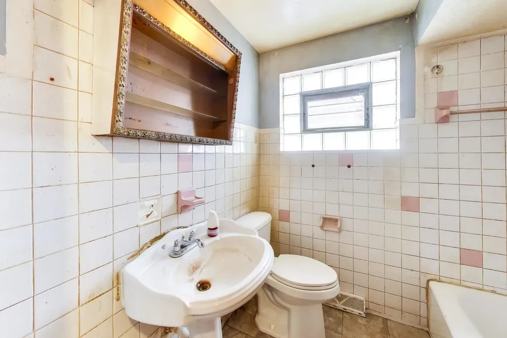 6506 South Laflin Street Chicago IL 60636