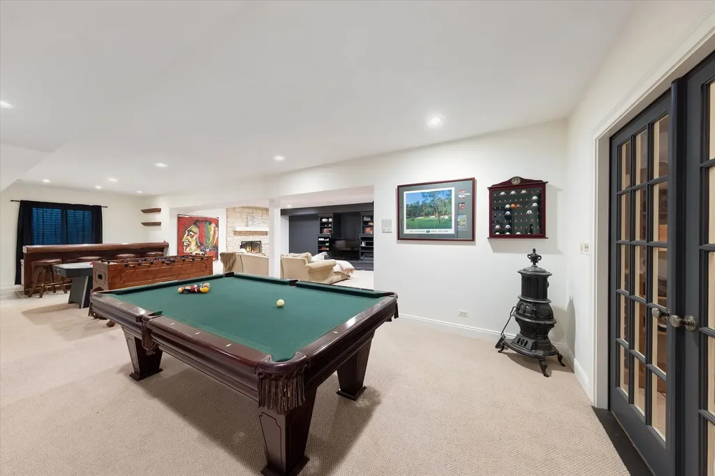 678 Oak Street Glen Ellyn IL 60137