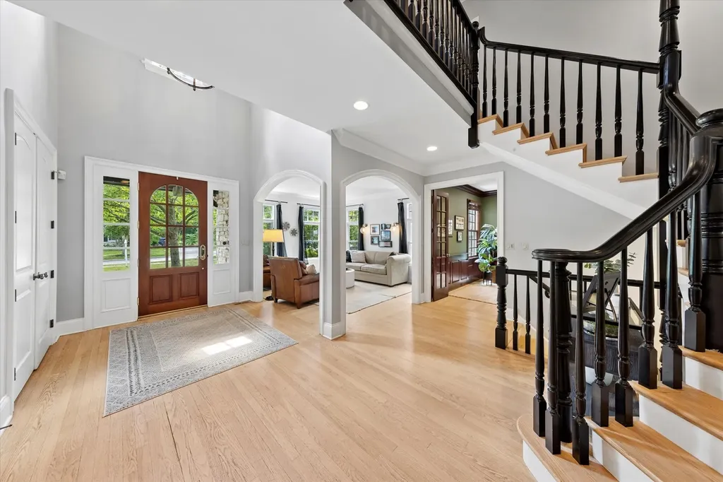 678 Oak Street Glen Ellyn IL 60137