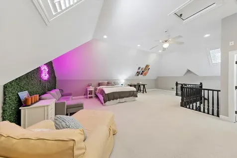 678 Oak Street Glen Ellyn IL 60137