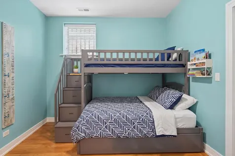 4303 North Kenmore Avenue Chicago IL 60613