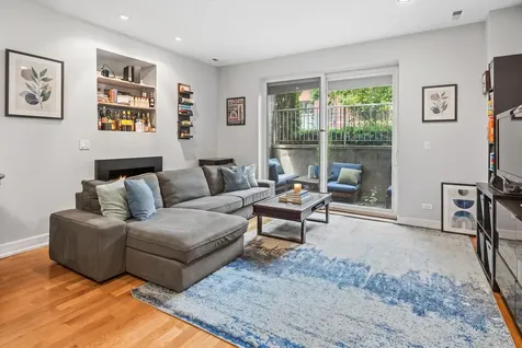 4303 North Kenmore Avenue Chicago IL 60613