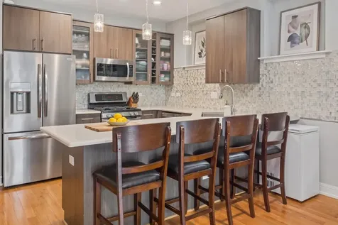 4303 North Kenmore Avenue Chicago IL 60613