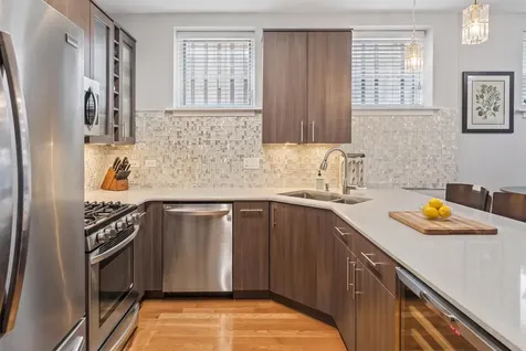 4303 North Kenmore Avenue Chicago IL 60613