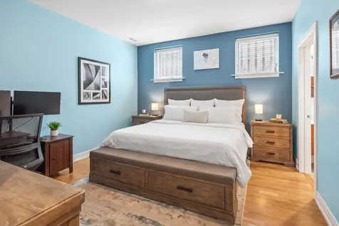 4303 North Kenmore Avenue Chicago IL 60613