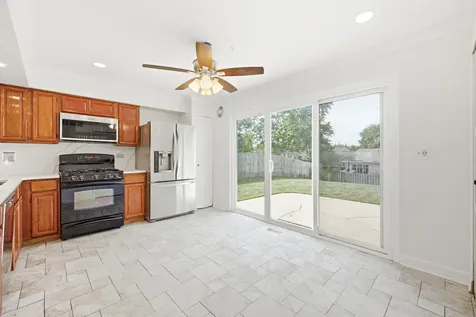 1320 Burns Drive Elgin IL 60120