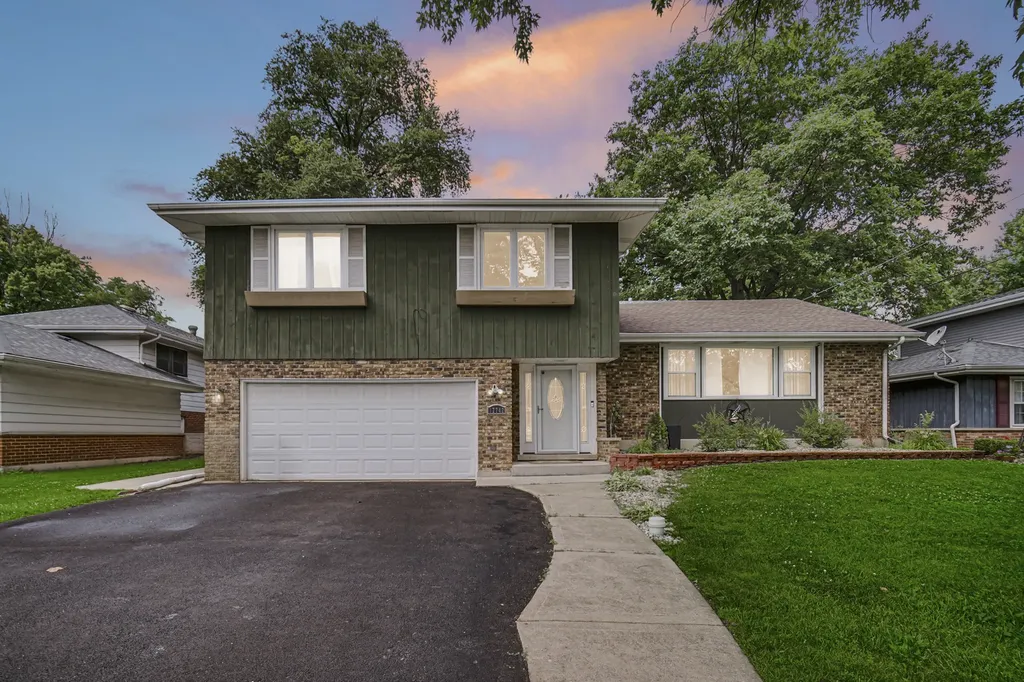 17742 Larkspur Lane Homewood IL 60430