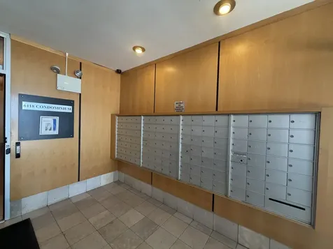 6118 North Sheridan Road Chicago IL 60660
