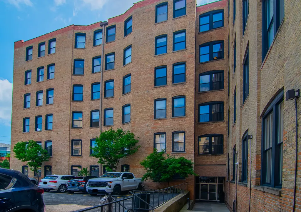 525 North Halsted Street Chicago IL 60642