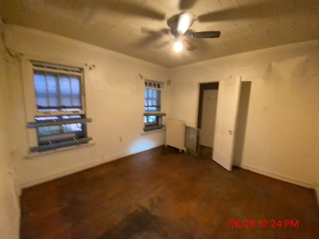 7342 South Bennett Avenue Chicago IL 60649