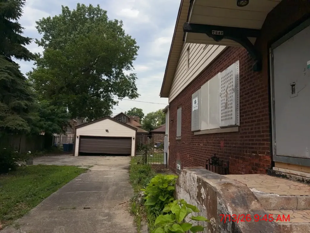 7342 South Bennett Avenue Chicago IL 60649