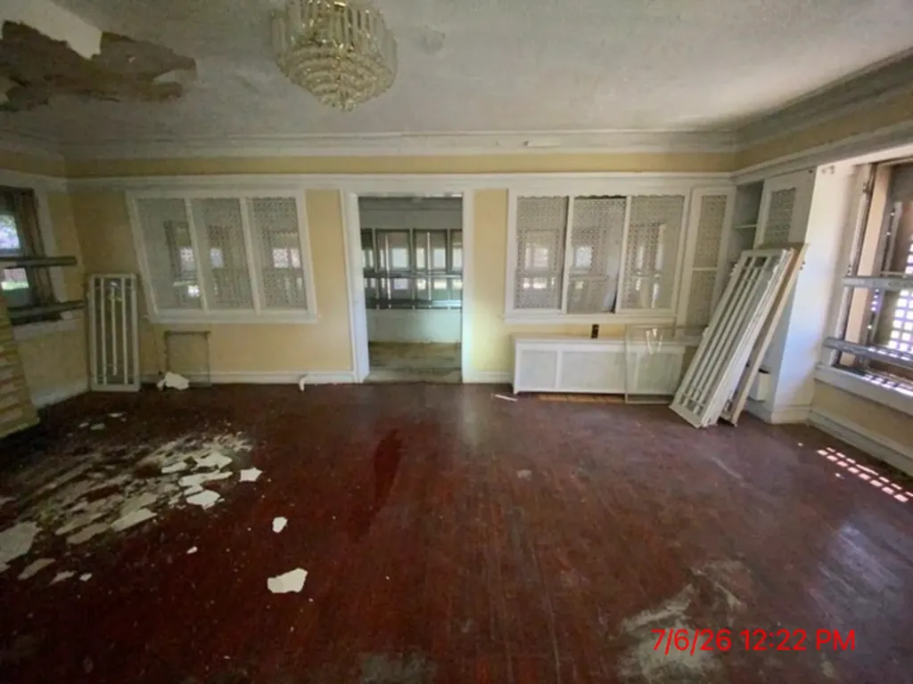 7342 South Bennett Avenue Chicago IL 60649