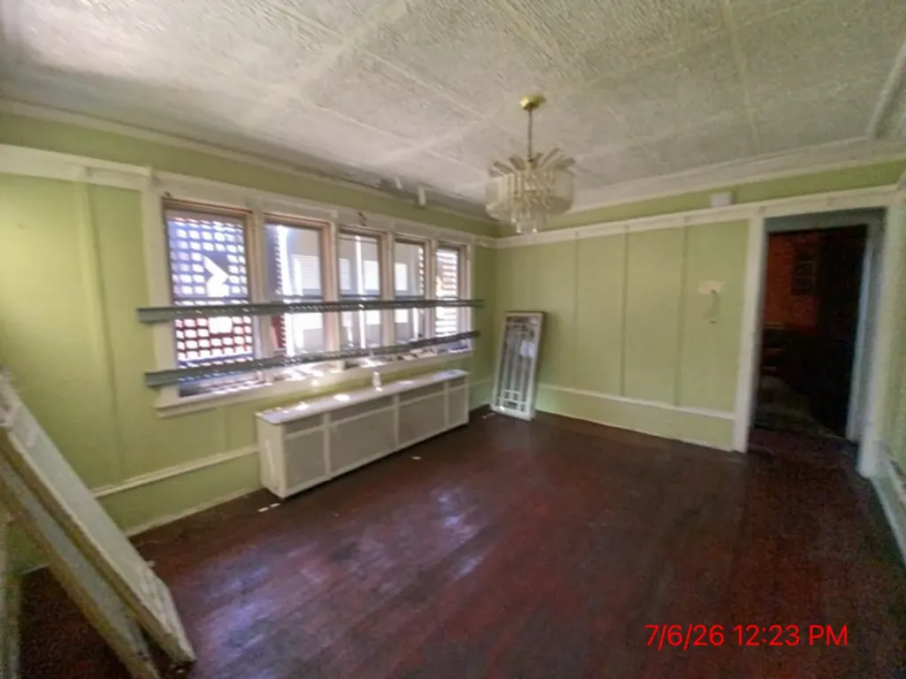 7342 South Bennett Avenue Chicago IL 60649
