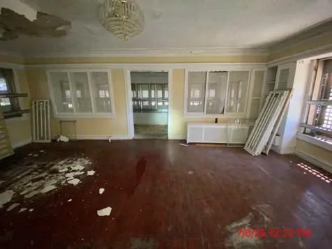 7342 South Bennett Avenue Chicago IL 60649