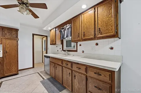 3268 D Hutchison Avenue Joliet IL 60431