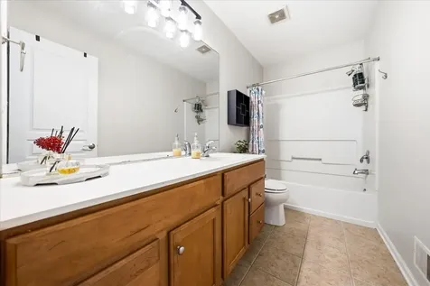 663 Huntington Boulevard West Dundee IL 60118