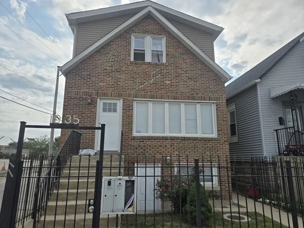 1935 North Leamington Avenue Chicago IL 60639