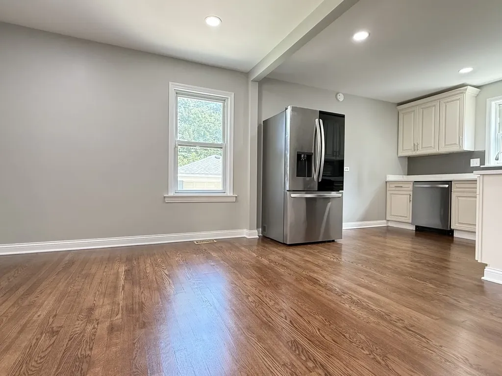 7119 North Merrimac Avenue Chicago IL 60646