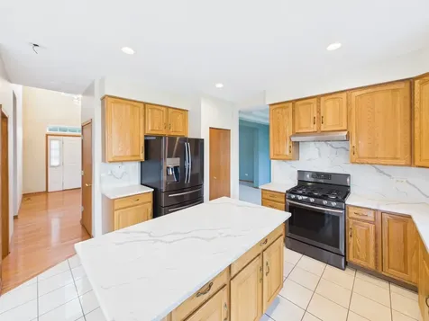247 Alyssum Court Romeoville IL 60446
