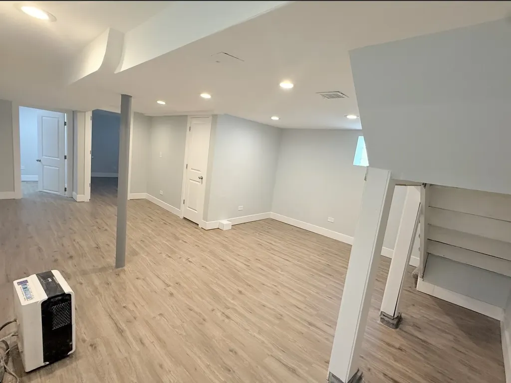 8117 South Michigan Avenue Chicago IL 60619