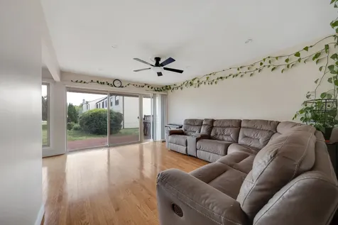 369 Cedar Tree Court Hoffman Estates IL 60169
