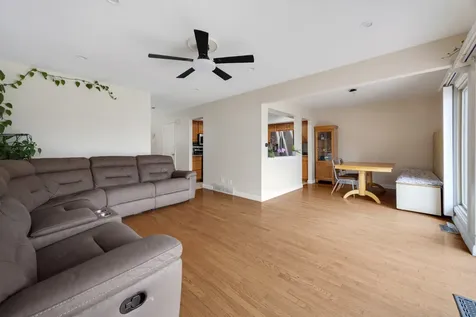 369 Cedar Tree Court Hoffman Estates IL 60169