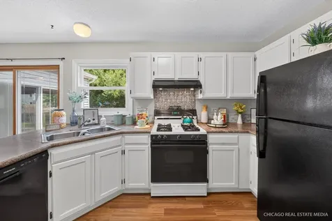 817 Montana Drive Cary IL 60013
