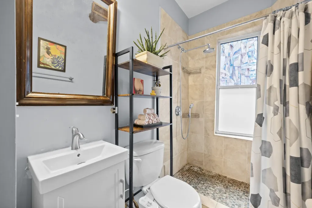 7722 North Paulina Street Chicago IL 60626