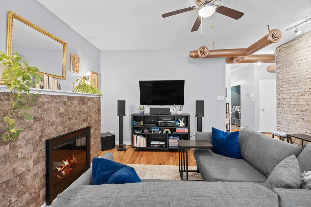 7722 North Paulina Street Chicago IL 60626