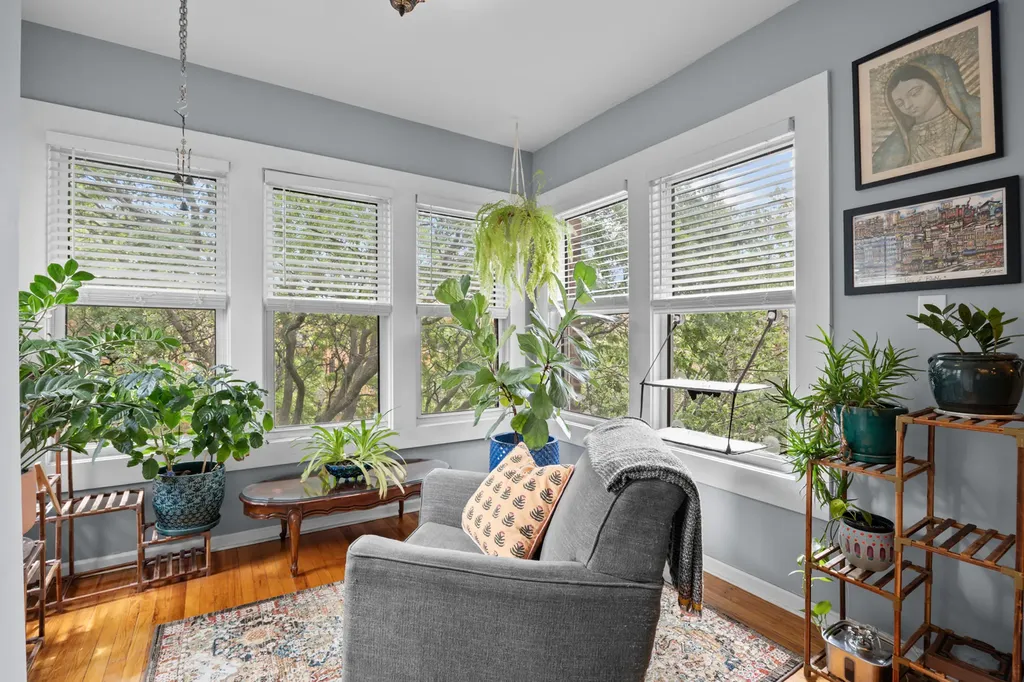 7722 North Paulina Street Chicago IL 60626