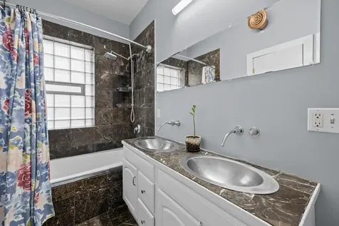 7722 North Paulina Street Chicago IL 60626