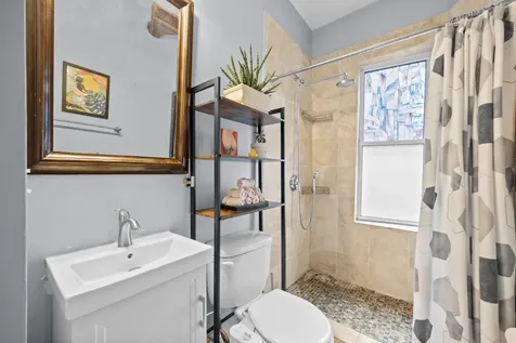 7722 North Paulina Street Chicago IL 60626