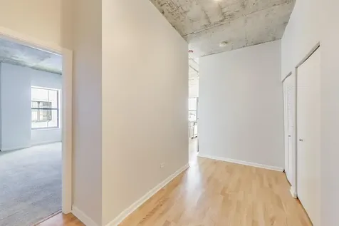 1122 West Catalpa Avenue Chicago IL 60640