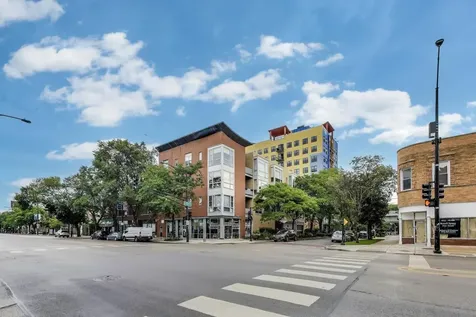 1122 West Catalpa Avenue Chicago IL 60640