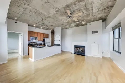 1122 West Catalpa Avenue Chicago IL 60640