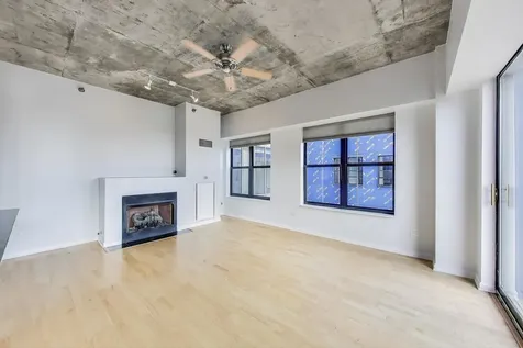 1122 West Catalpa Avenue Chicago IL 60640